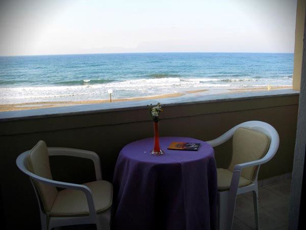 העיירה רתימנו Golden Coast Seaside Apartments מראה חיצוני תמונה