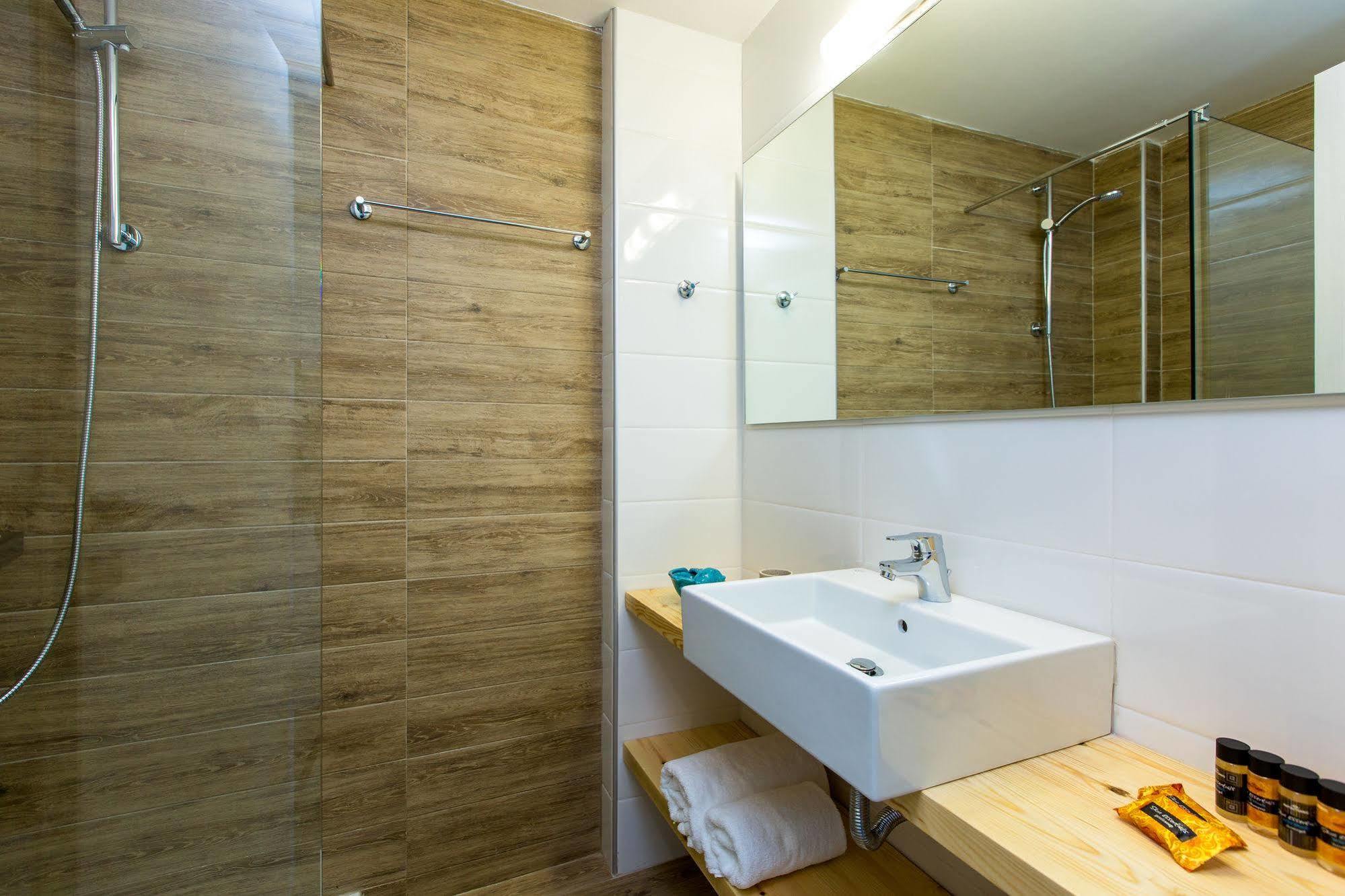 העיירה רתימנו Golden Coast Seaside Apartments מראה חיצוני תמונה