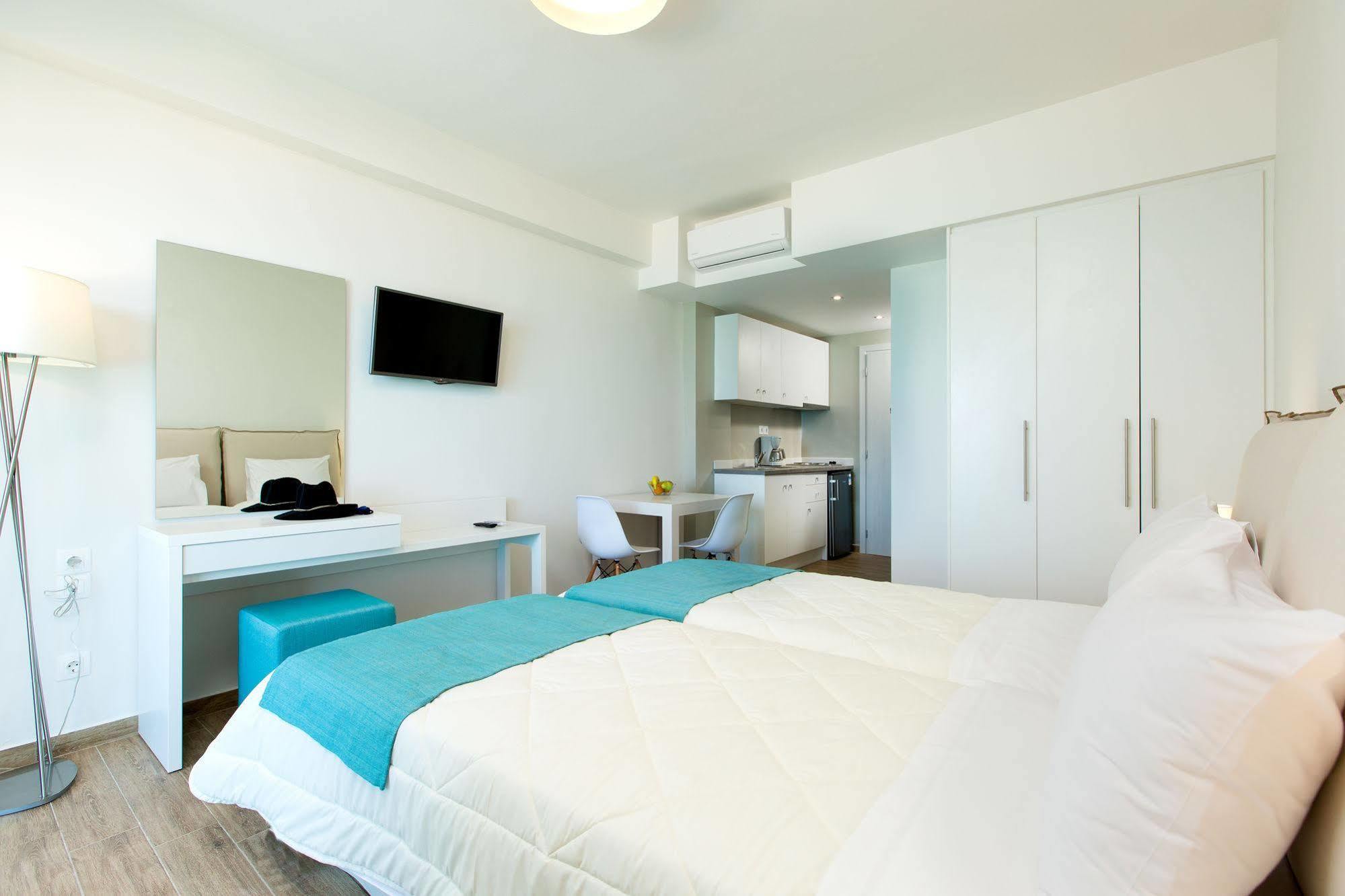 העיירה רתימנו Golden Coast Seaside Apartments מראה חיצוני תמונה