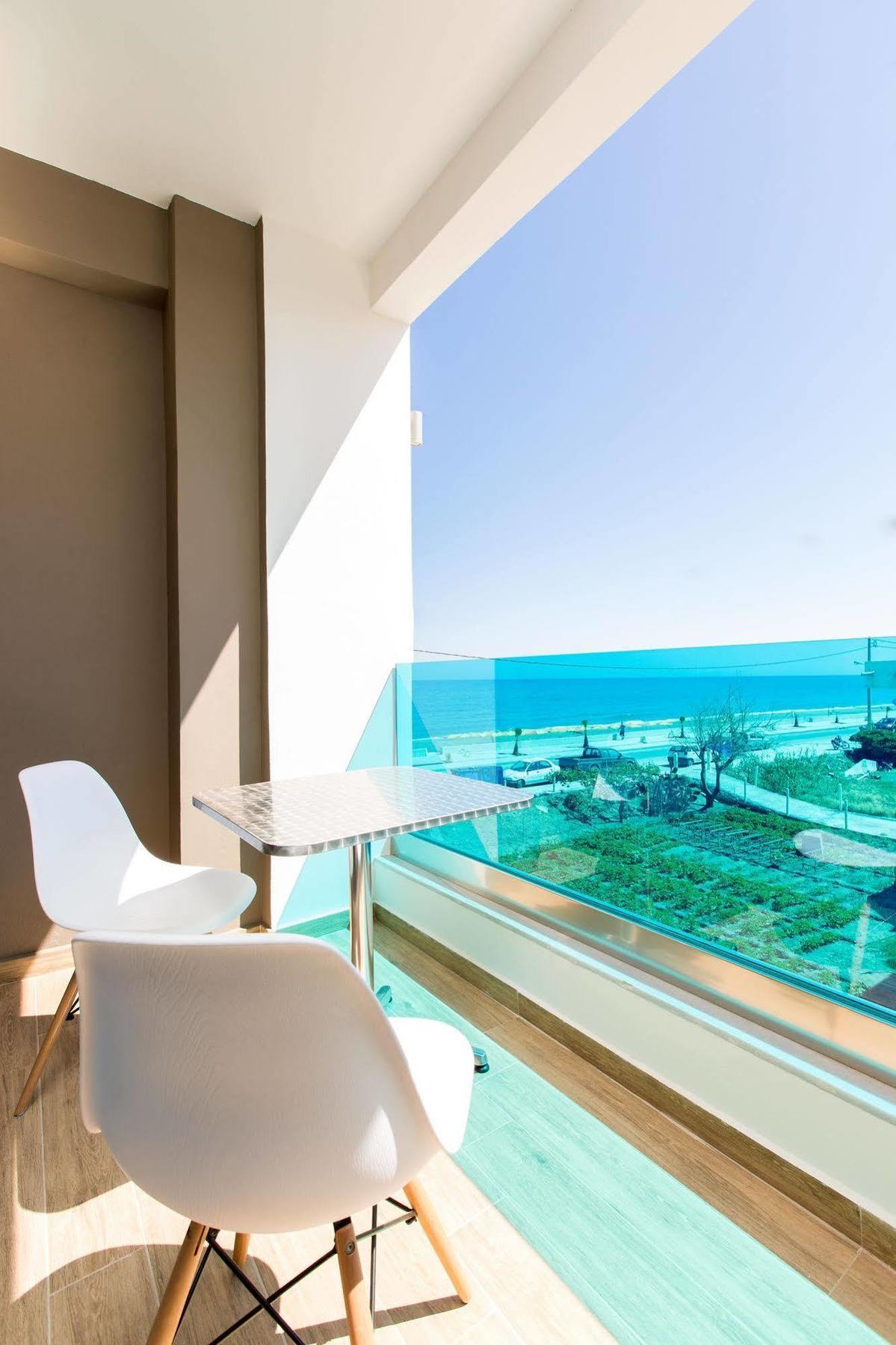 העיירה רתימנו Golden Coast Seaside Apartments מראה חיצוני תמונה